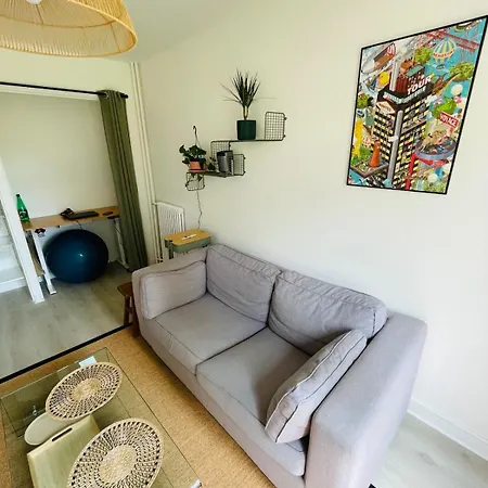 Appartamento Cozy And Bright With Private Parking